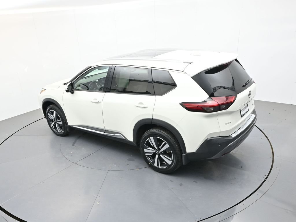Used 2023 Pearl White Nissan SL image 27