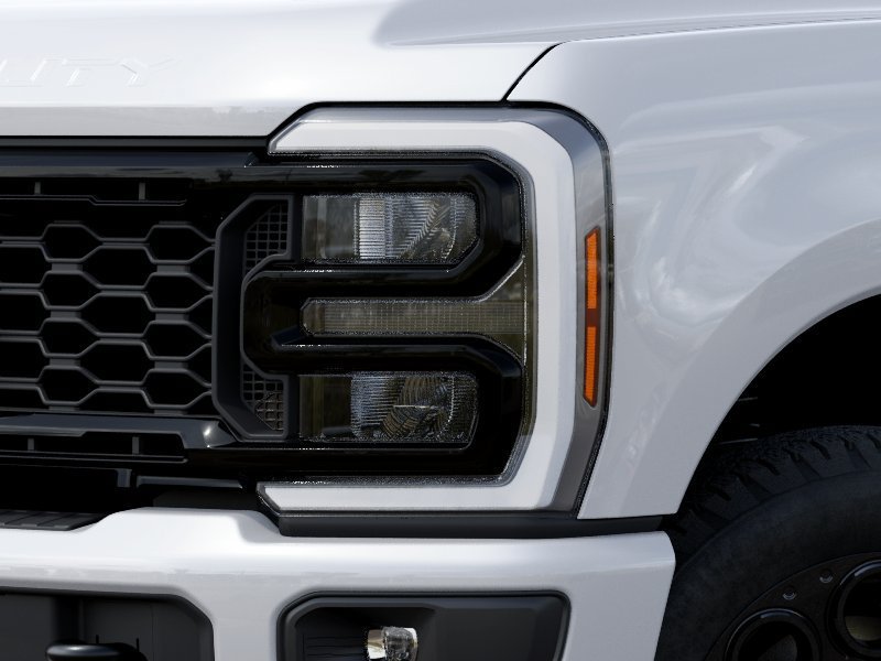 New 2027 Oxford White Ford LARIAT image 18
