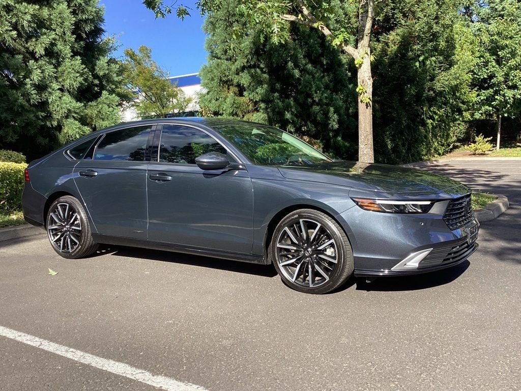 Used 2024 Gray Honda Touring image 9