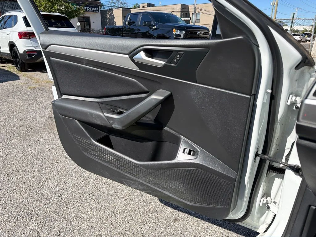 Used 2019 White Volkswagen 1.4T S image 23