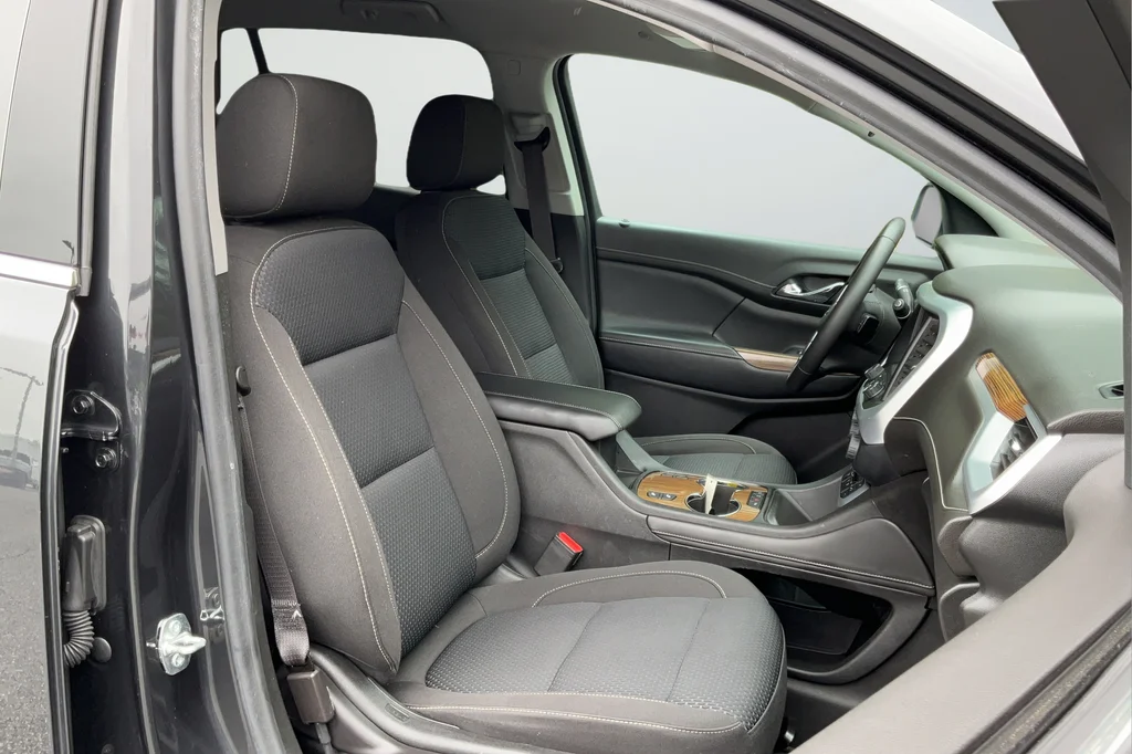 Used 2020 Black GMC SLE image 20