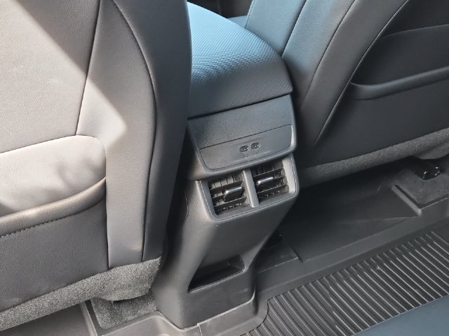 2027 Chevrolet Equinox LT - Photo 22