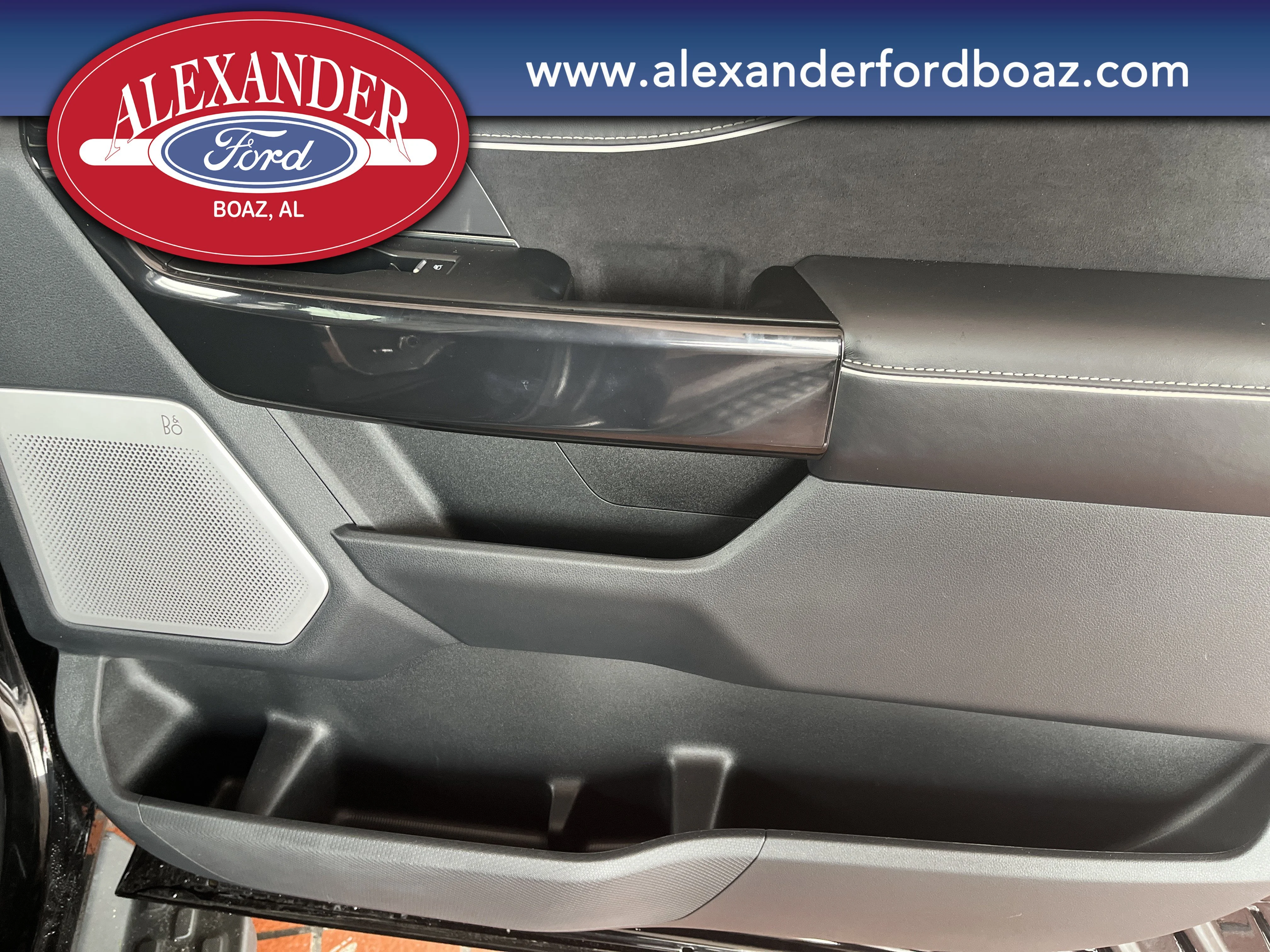 Used 2025 Black Ford Platinum image 17