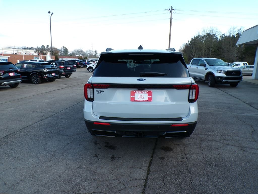 New 2026 Space White Metallic Ford ST-Line image 6