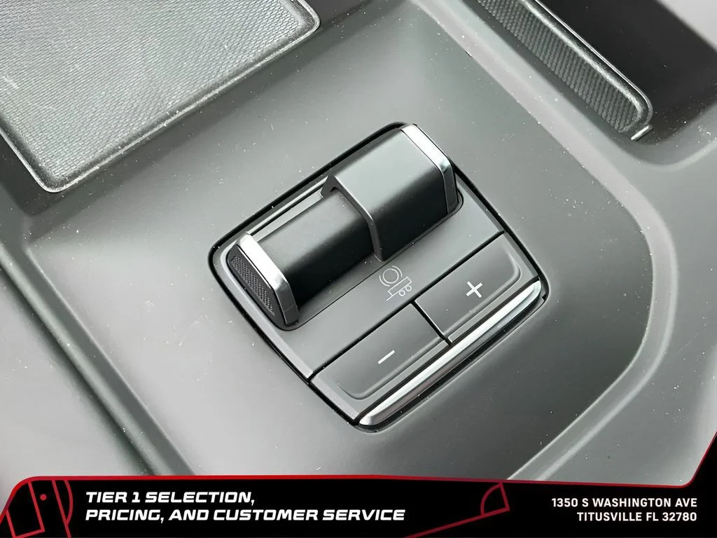 New 2026 Glacier White Tricoat GMC Denali Ultimate image 39