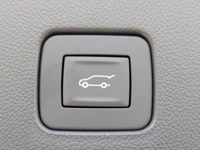 New 2026 White Frost Tricoat Buick Avenir image 15