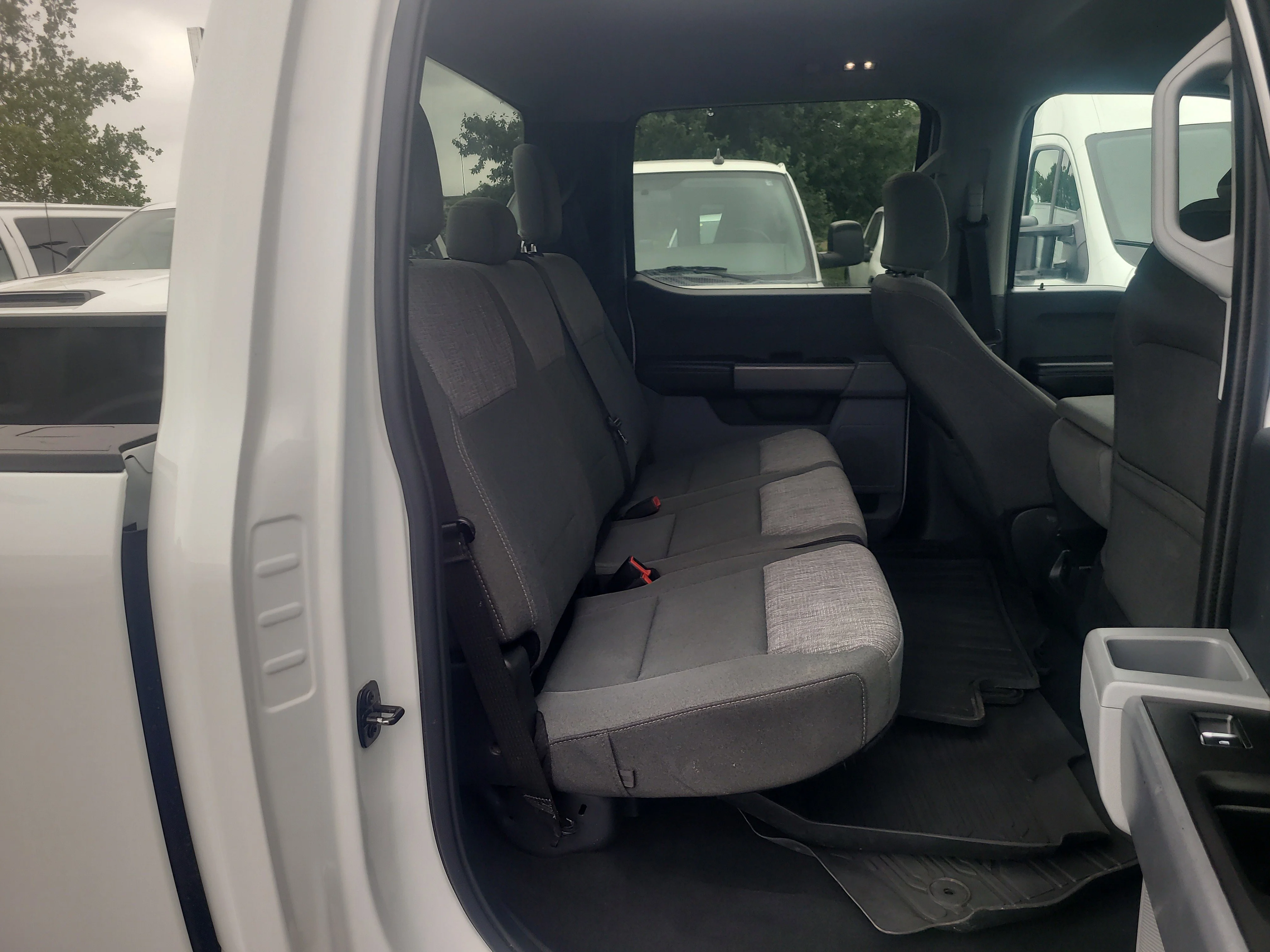 Used 2024 Oxford White Ford XLT image 14