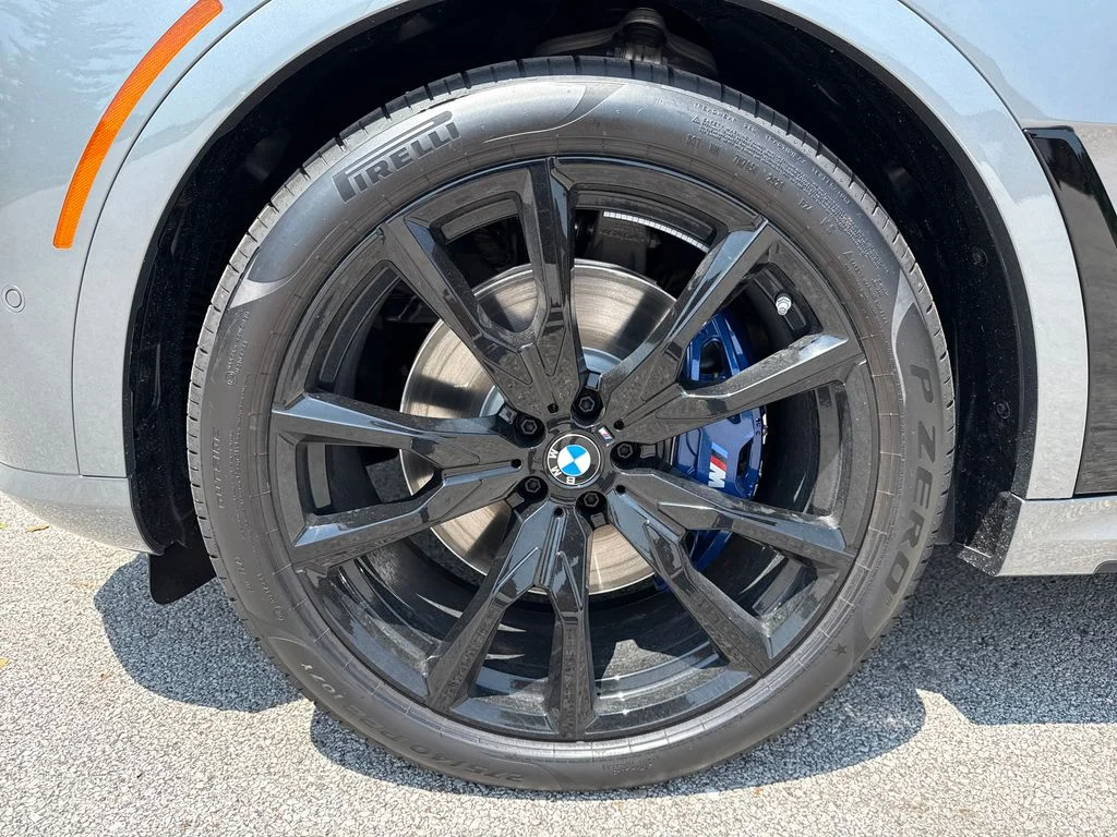 New 2027 Gray BMW M60i image 9