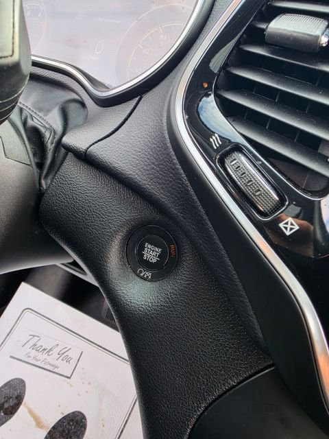 Used 2022 White Jeep Limited image 20
