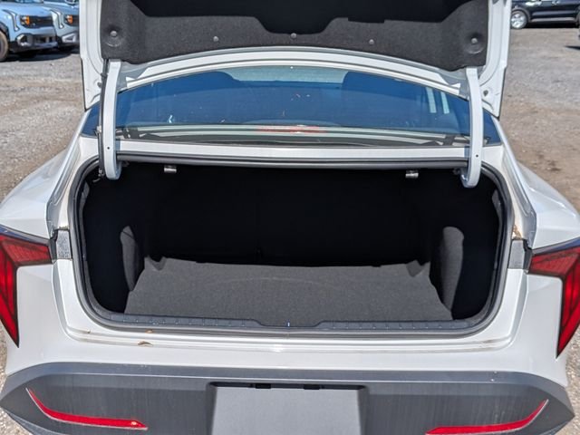 New 2026 Snow White Pearl Kia EX image 12