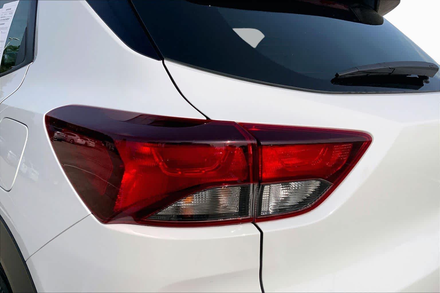Used 2024 Summit White Chevrolet LS image 28