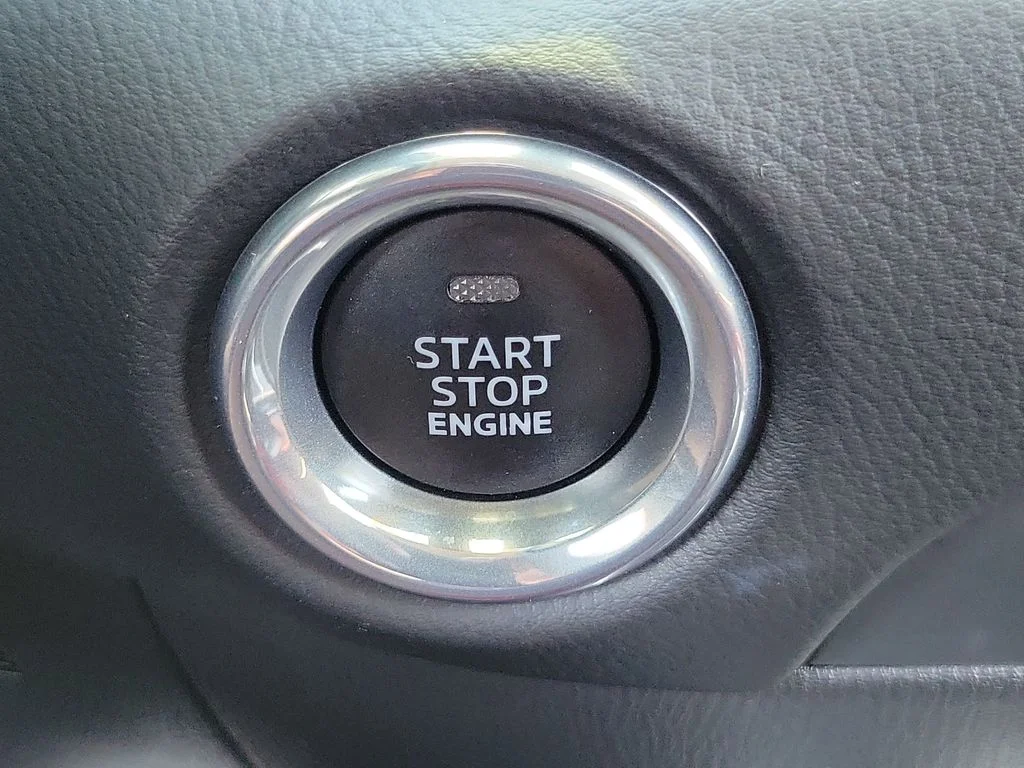 Certified Used 2025 White Metallic Mazda 2.5 S Carbon Edition image 9