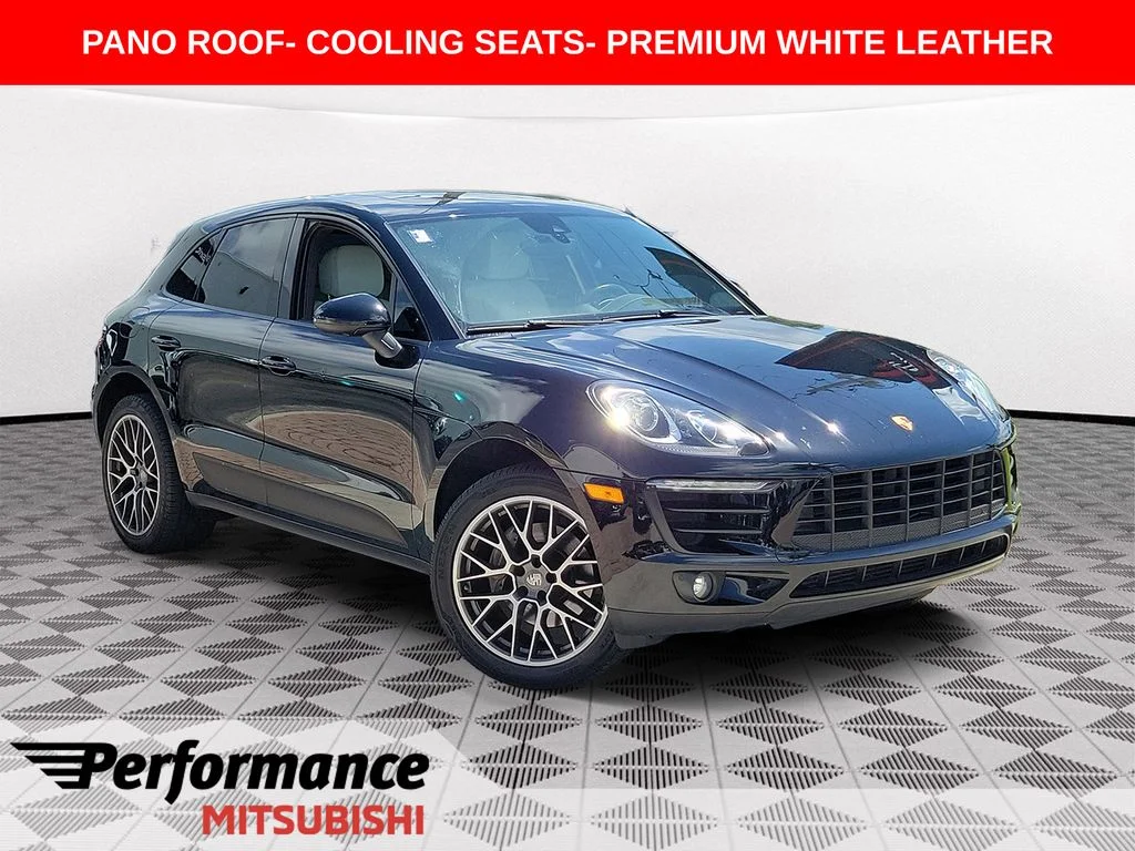 2017 Porsche Macan -'s photo