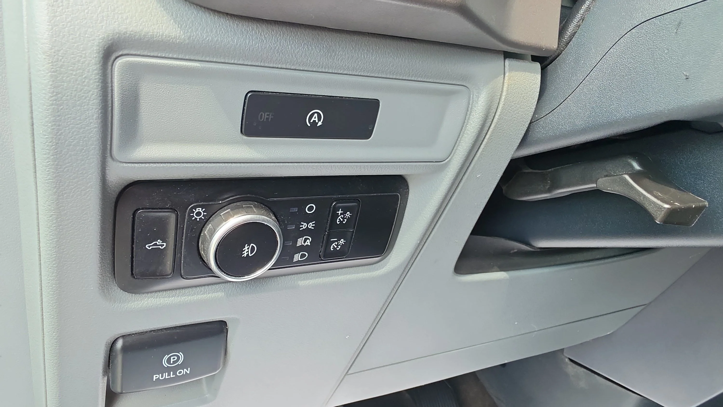 Used 2025 White Ford XLT image 10