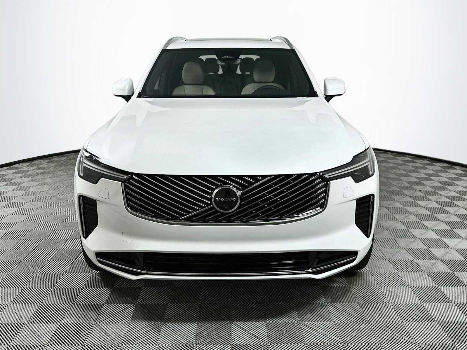 New 2026 Crystal White Volvo Plus image 2