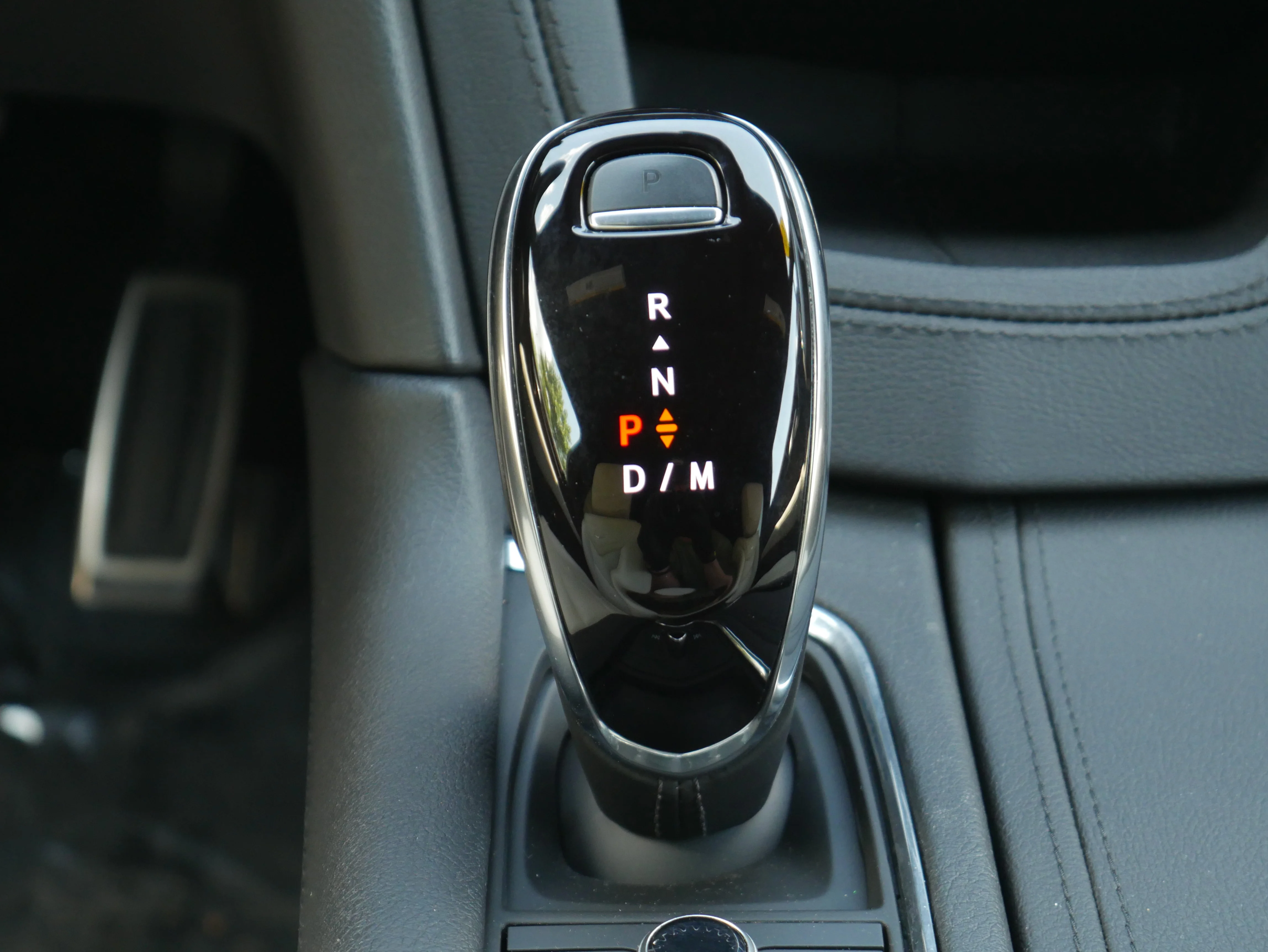 Used 2022 Rosewood Metallic Cadillac Sport image 20
