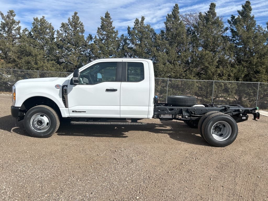 New 2026 Oxford White Ford XL image 3