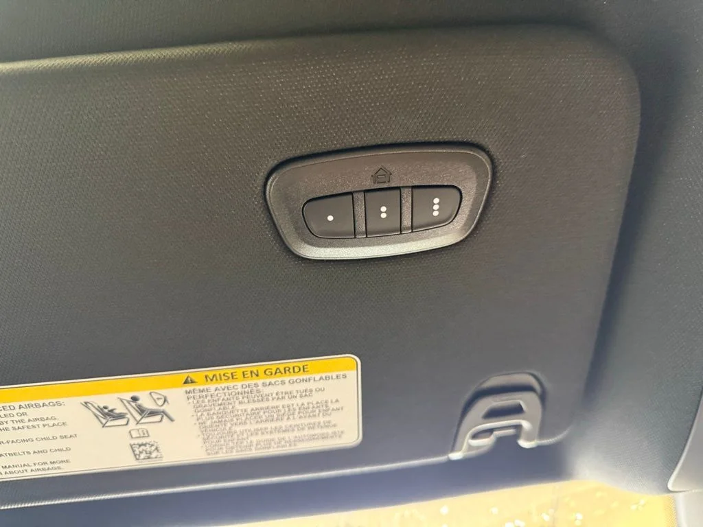 New 2026 Silver-Zynith Exterior Paint Jeep  image 48