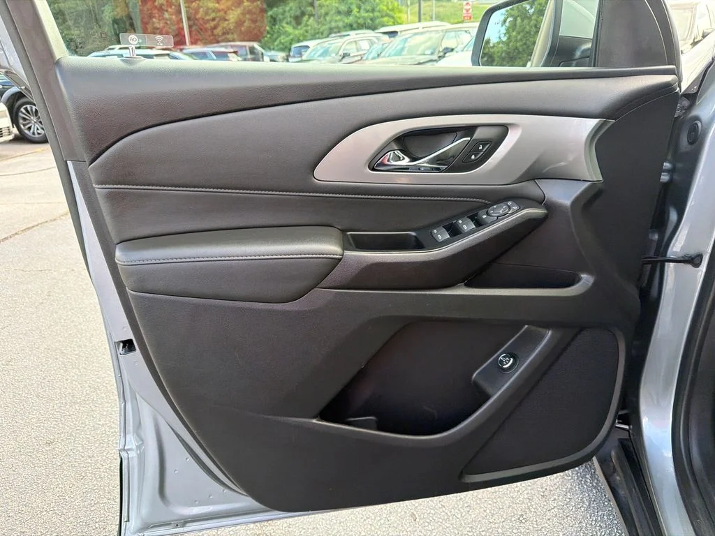 Used 2023 Gray Chevrolet LT image 10