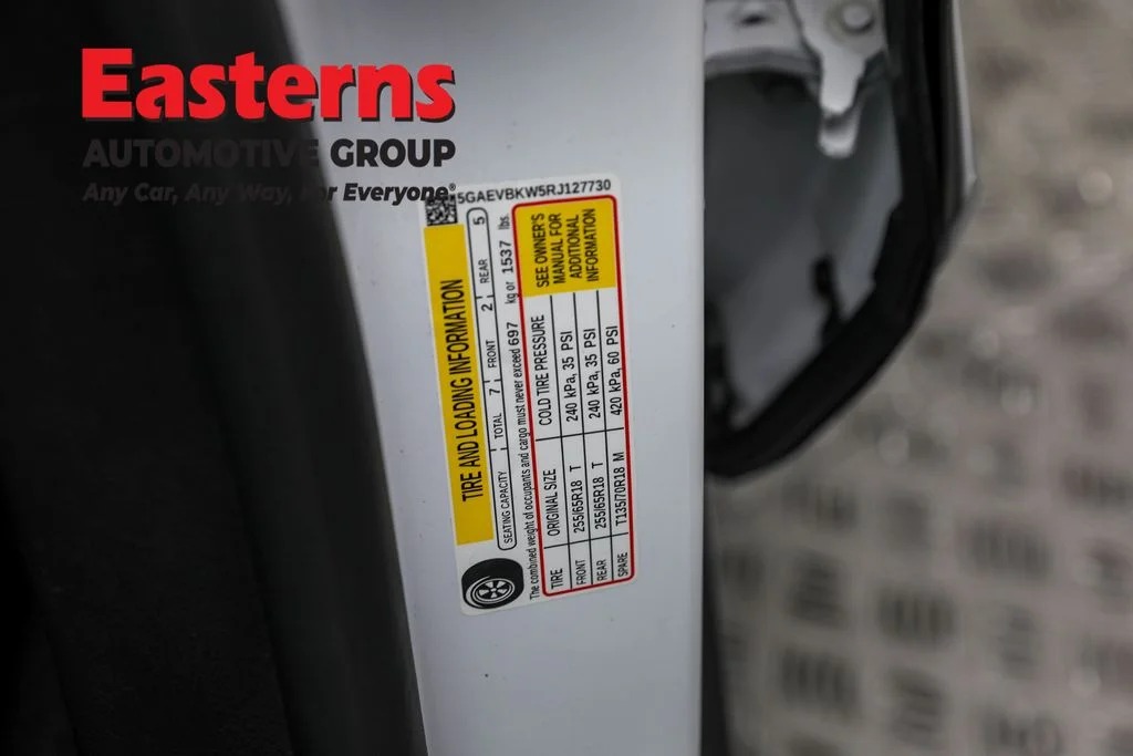 Used 2024 White Buick Premium Group image 37
