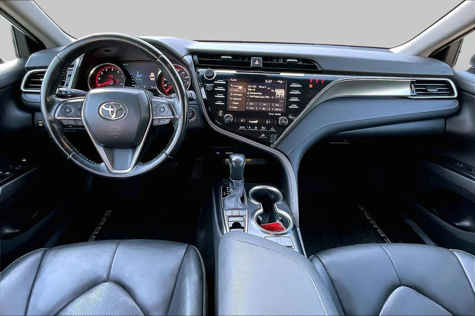 Used 2020 Wind Chill Pearl/Midnight Black Metallic Toyota XSE image 16