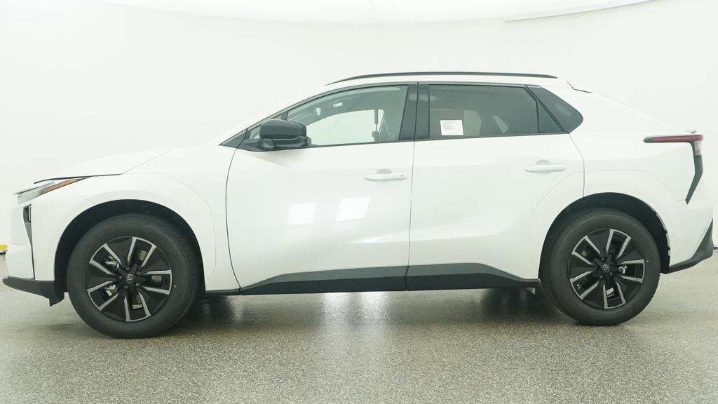 New 2026 Wind Chill Pearl Toyota XLE image 21