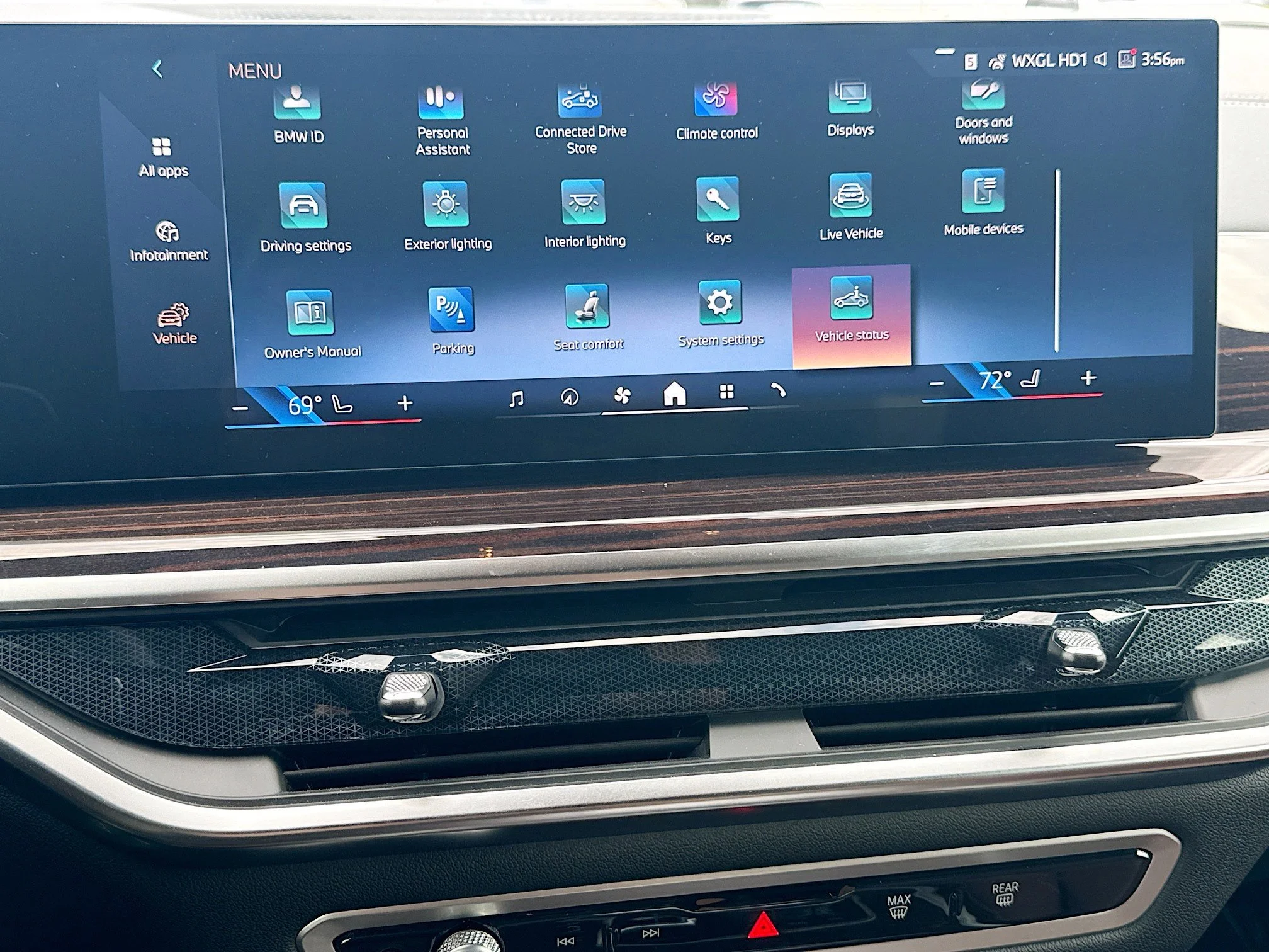 New 2026 Mineral White Metallic BMW sDrive40i image 30