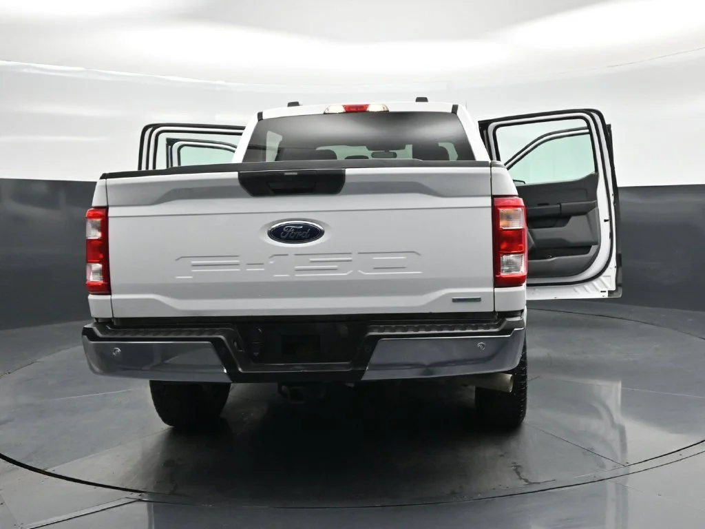 Used 2021 White Ford XL image 26