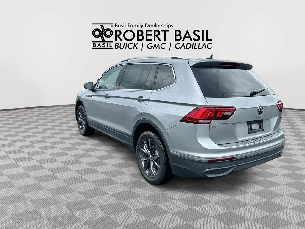 Used 2022 Silver Volkswagen 2.0T SE image 6