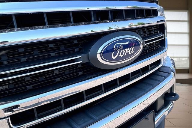 Used 2021 Gray Ford Lariat image 27