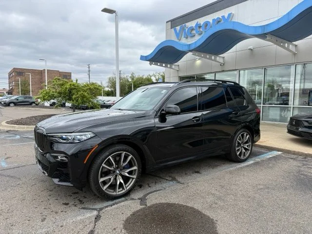 2020 BMW X7 M50i's photo