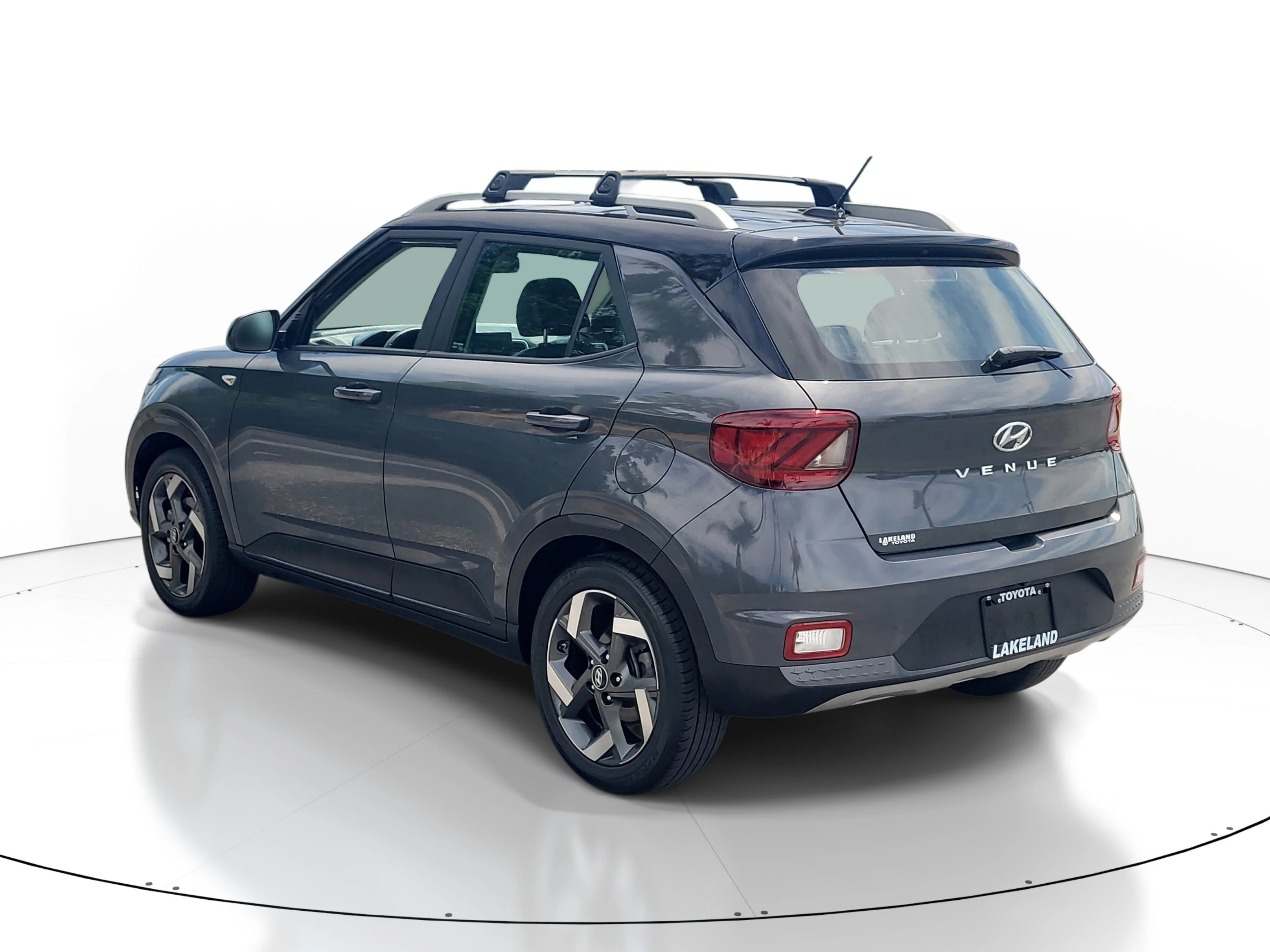 Used 2023 Ecotronic Gray Hyundai Limited image 4
