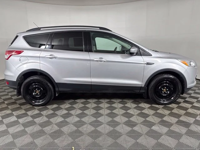 Used 2016 Silver Ford SE image 2