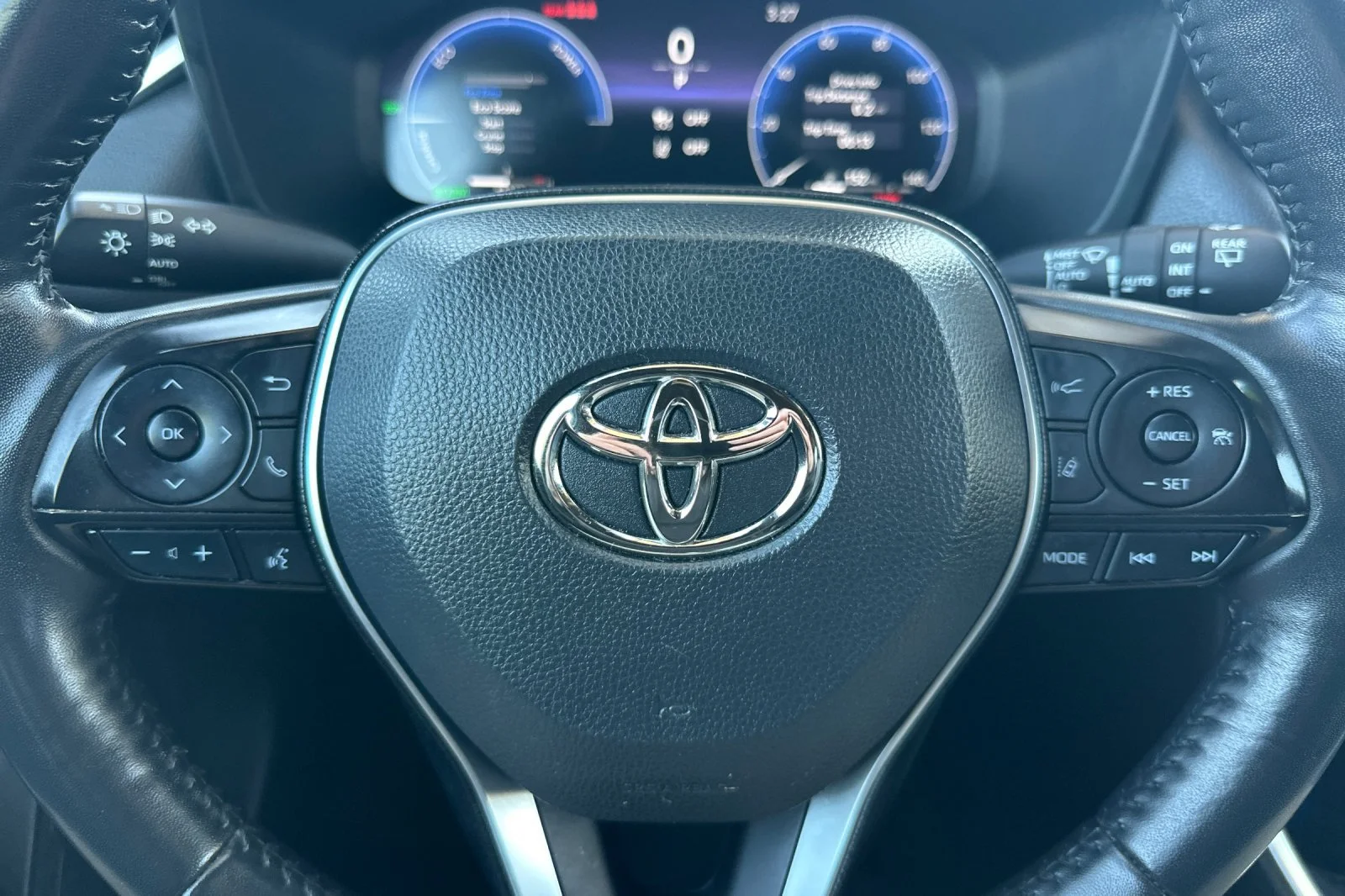 2025 Toyota RAV4 XSE - Photo 29