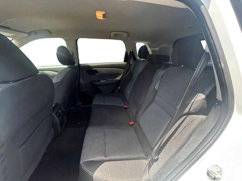Used 2021 Glacier White Nissan S image 14
