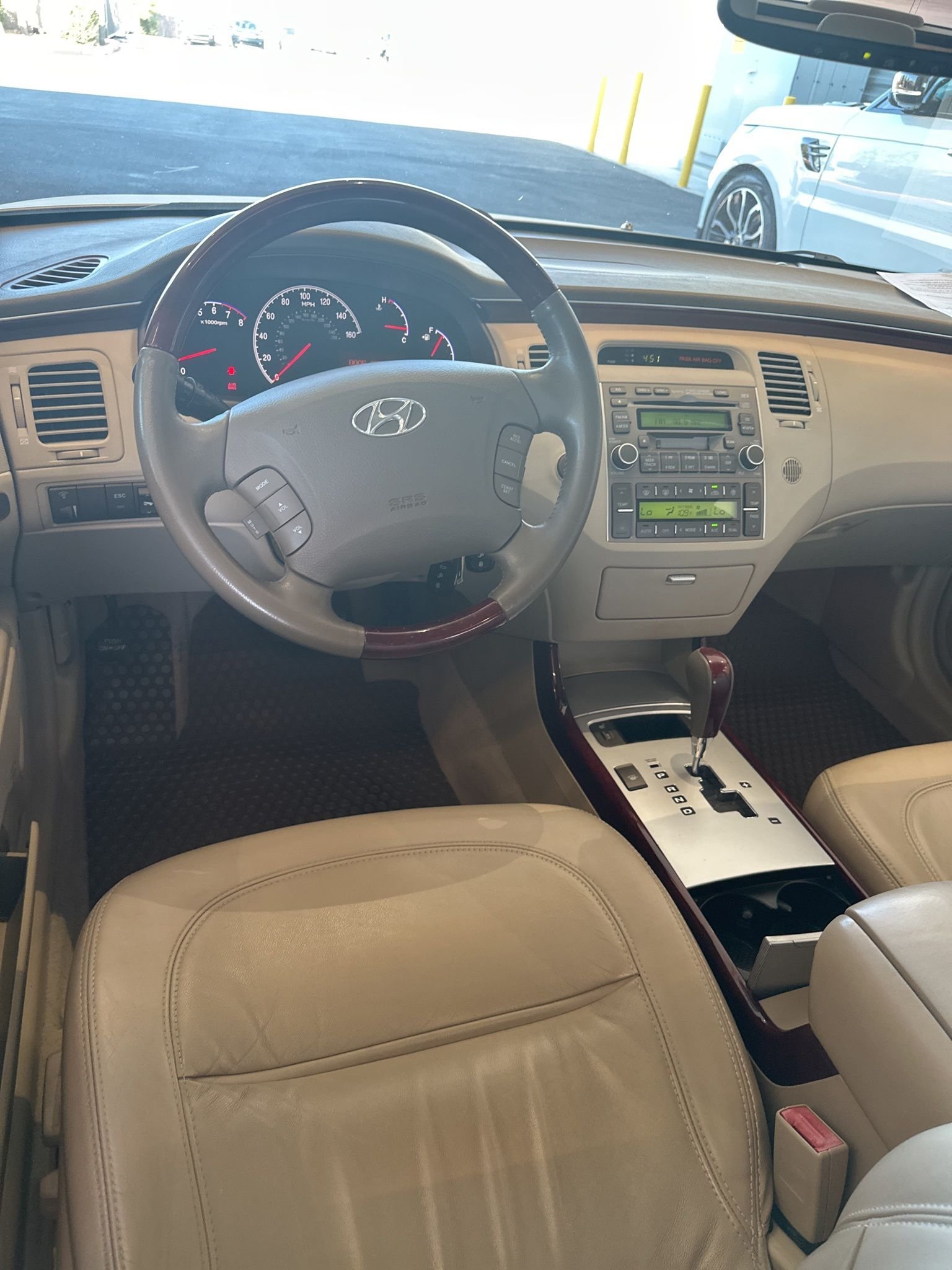 Used 2006 Golden Beige Hyundai Limited image 6