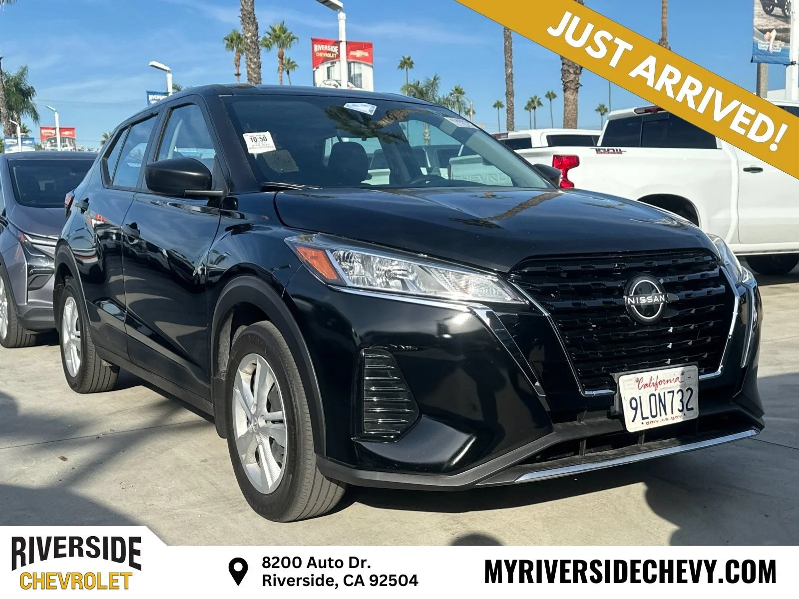 Used 2024  Nissan S image 1