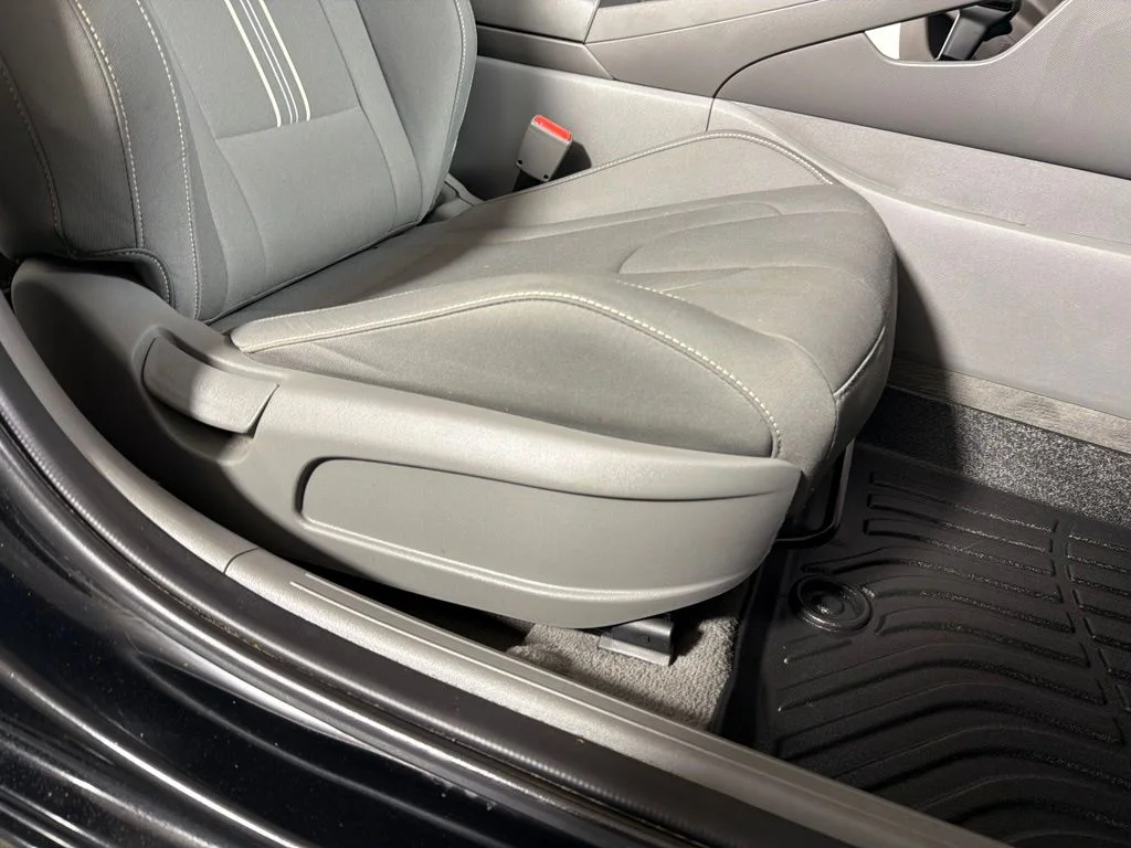 Used 2024 Abyss Black Hyundai SEL image 24