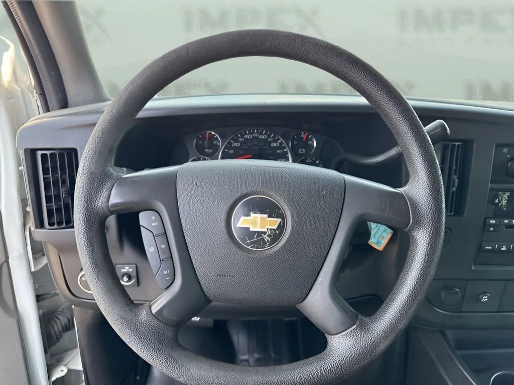 Used 2011 SUMMIT WHITE Chevrolet  image 14