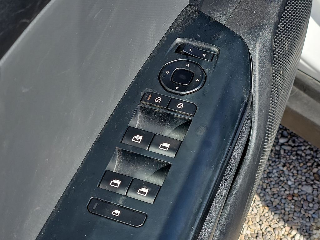 2025 Kia K4 LXS - Photo 13