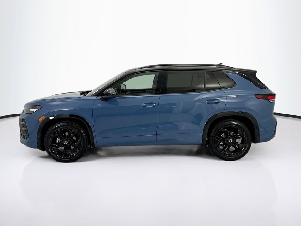 New 2026 Monterey Blue W/Deep Black Roof Volkswagen SE R-Line Black image 8
