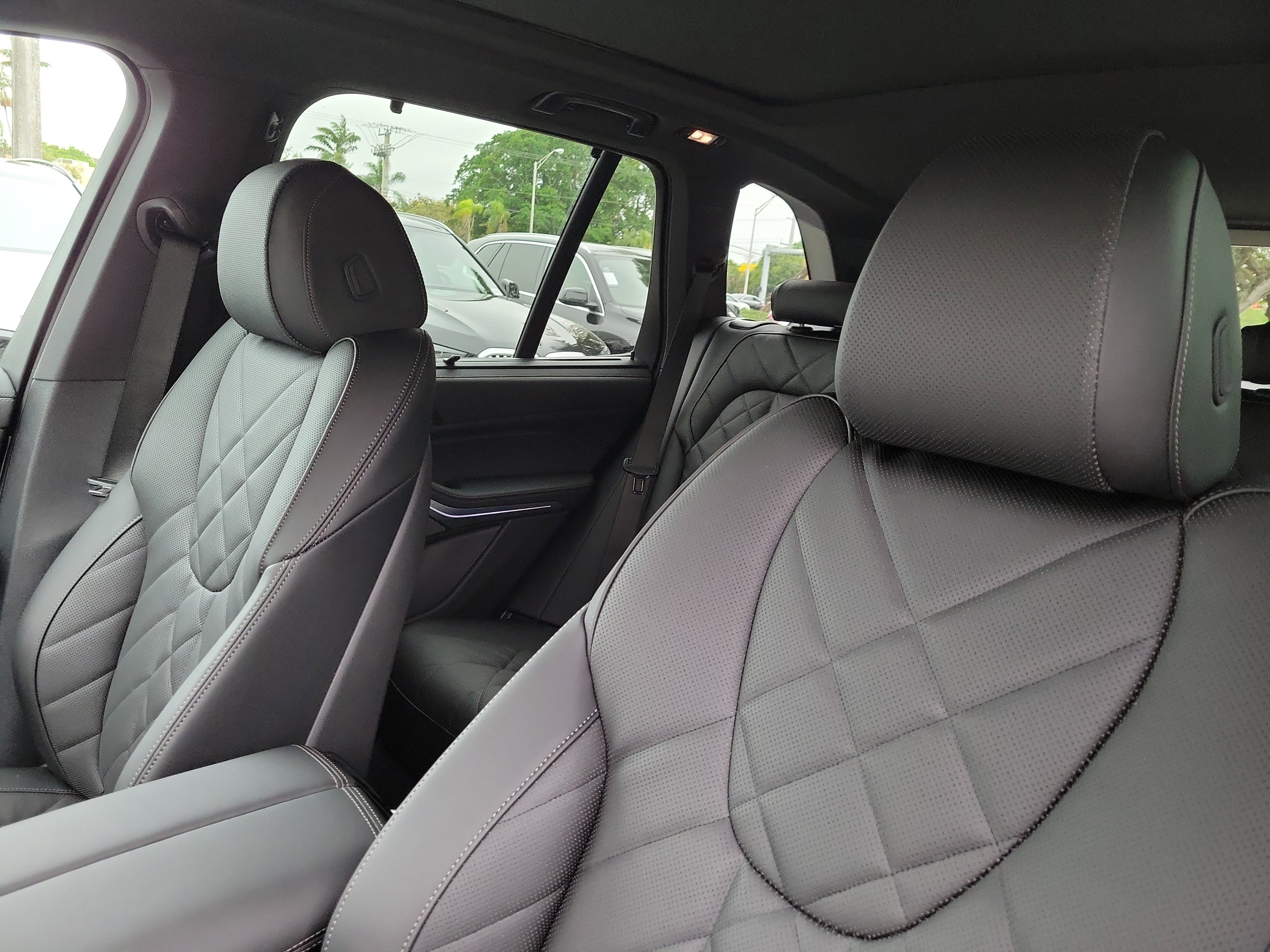 New 2026 Alpine White BMW xDrive40i image 16