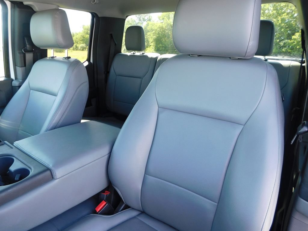 Used 2022 White Ford XL image 18