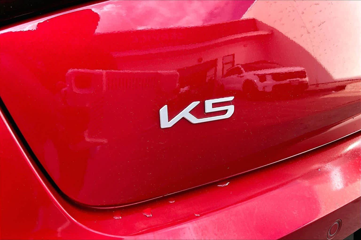 Used 2025 Runway Red Kia LXS image 30