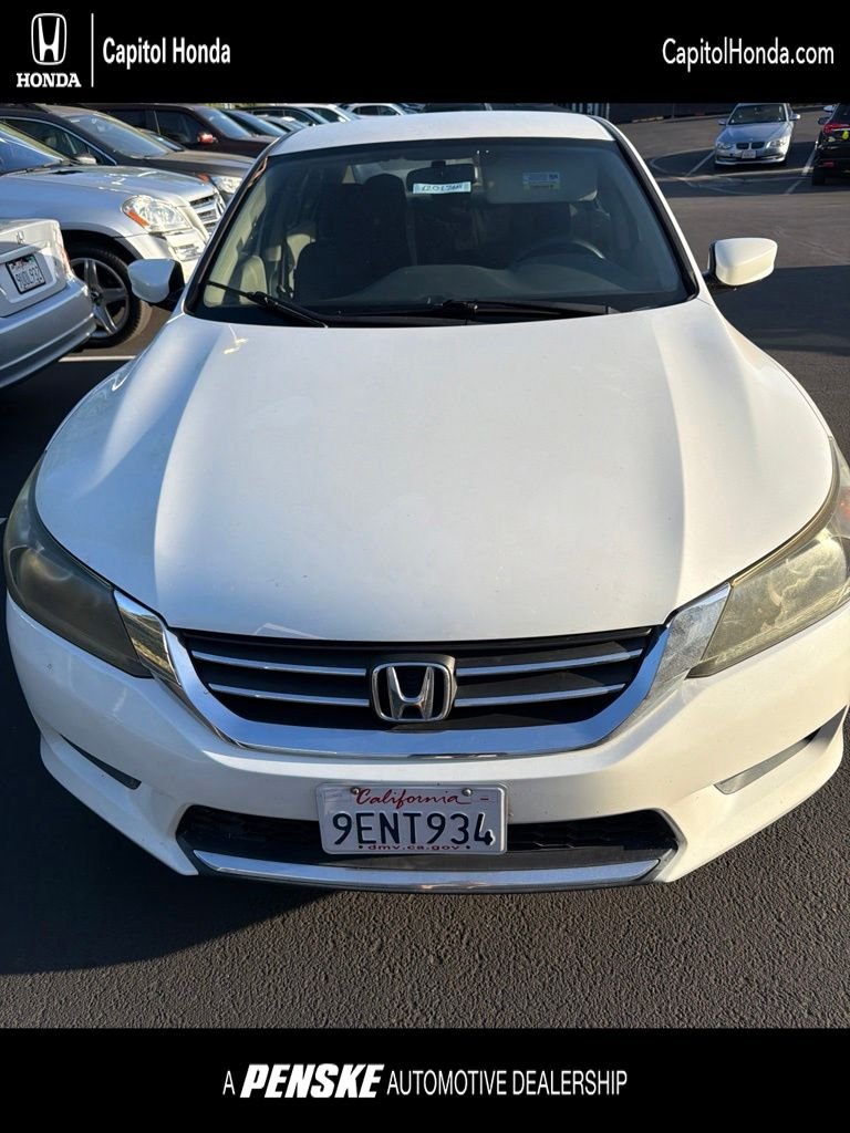 Used 2014 White Orchid Pearl Honda LX image 1