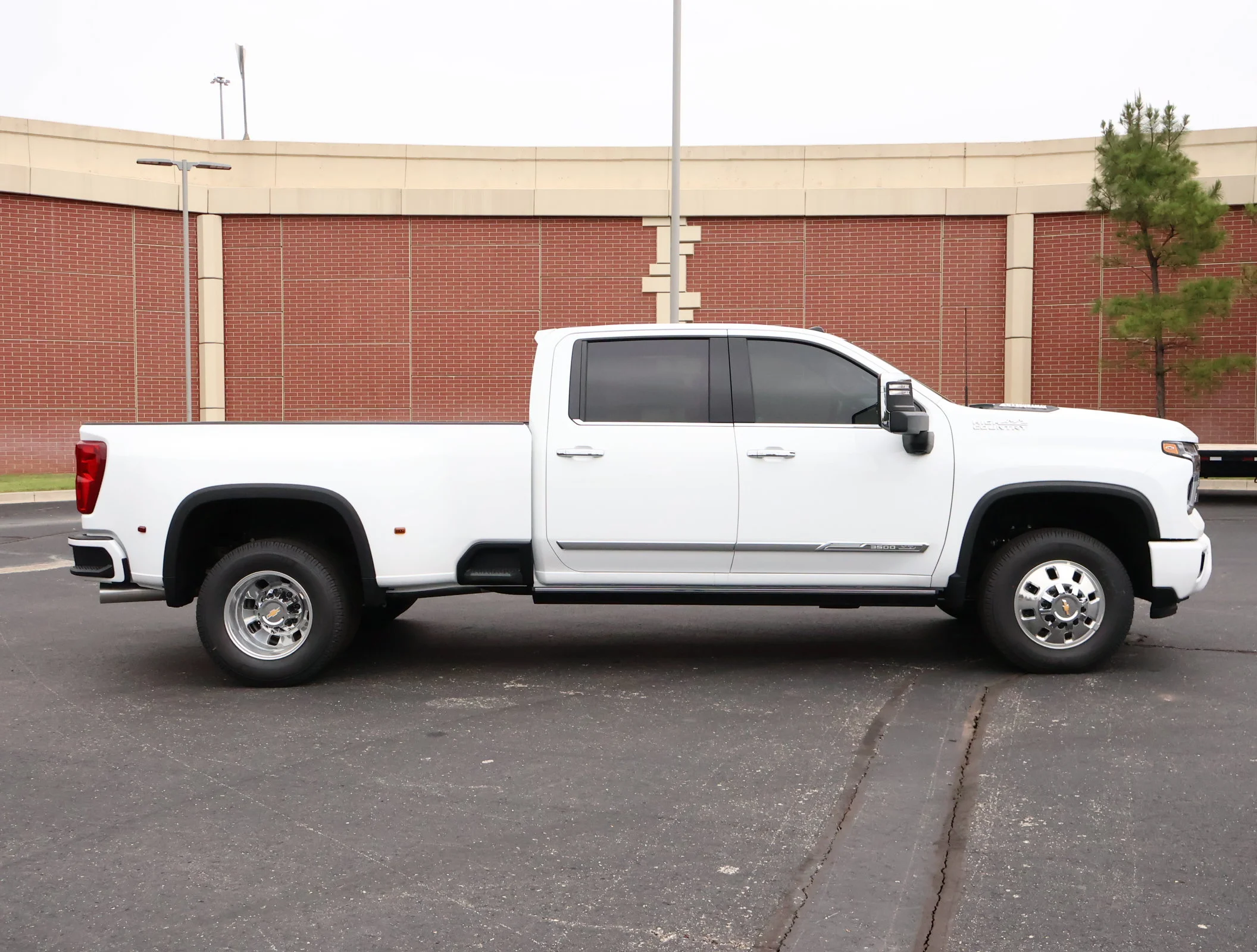2026 Chevrolet Silverado 3500 HD High Country - Photo 36