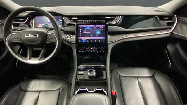 Used 2024 Silver Jeep 4xe image 10