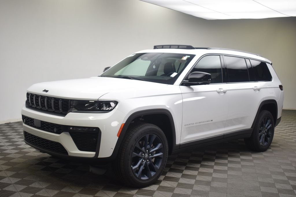 New 2026 Bright White Clear-Coat Exterior Paint Jeep Limited image 16