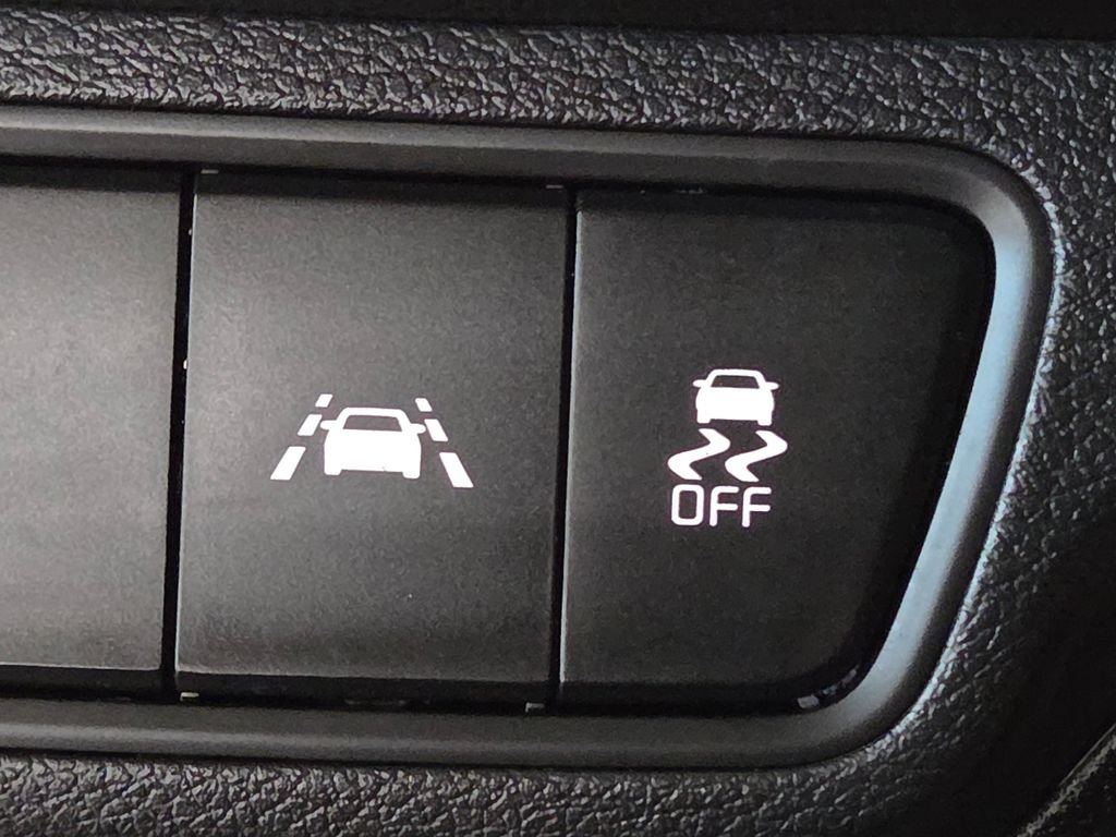 Used 2020 Silver Kia LXS image 35