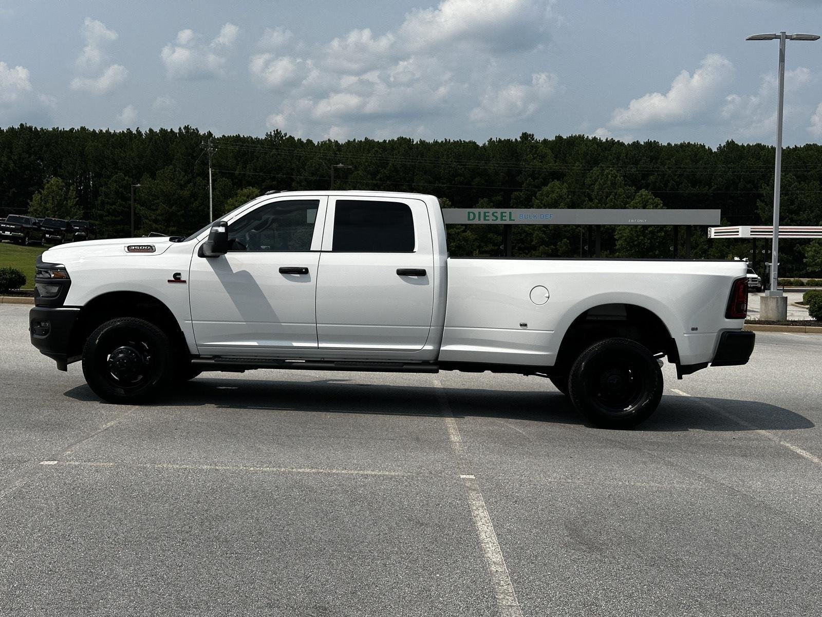 New 2026 Bright White Clear-Coat Exterior Paint RAM Tradesman image 6